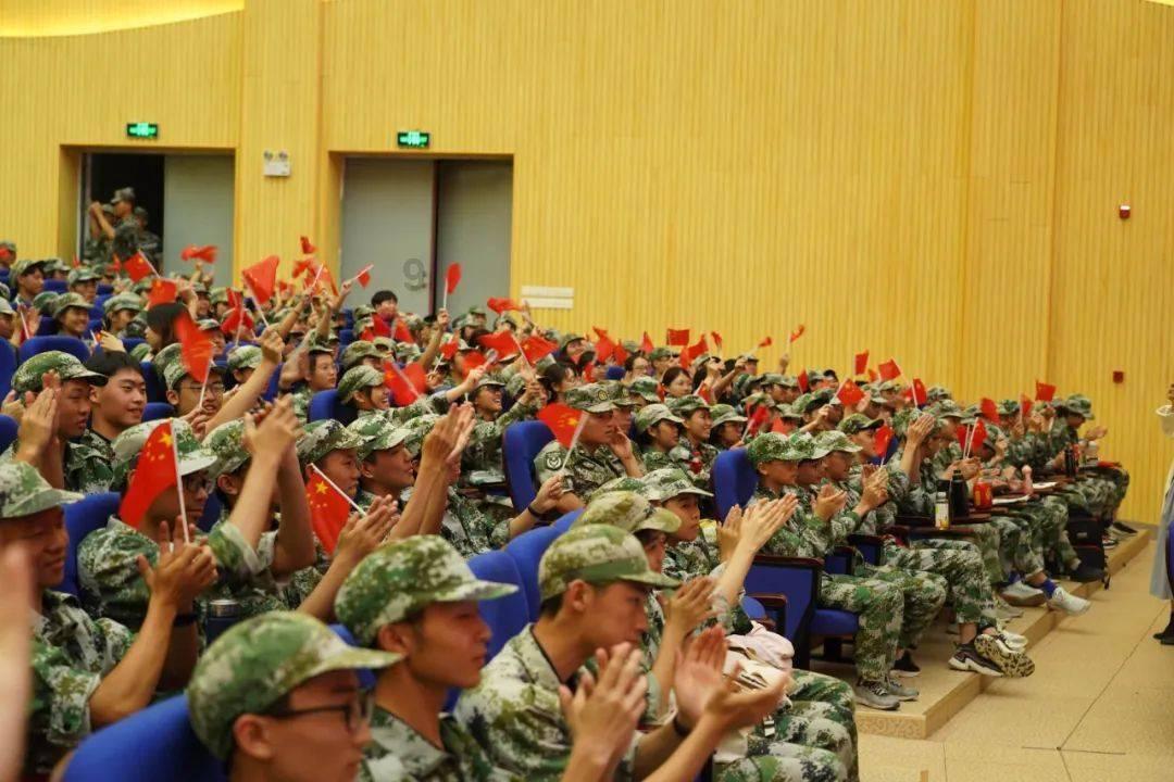 晋有二日,夏日烈阳,是为赵盾;楚国有鸟,一鸣惊人,那是熊旅
