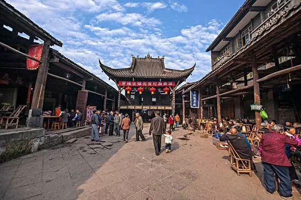 搞定爆料热点话题,内向的女生适合干什么工作?等你来问!